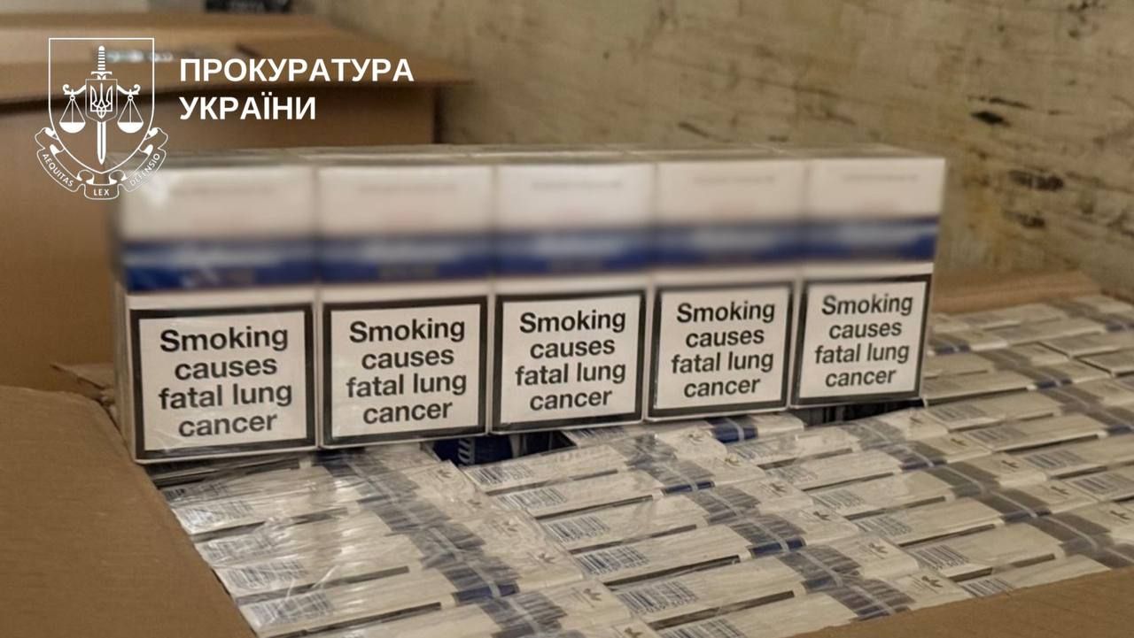 На Київщині викрили схему продажу контрафактних цигарок на 1,6 млн грн