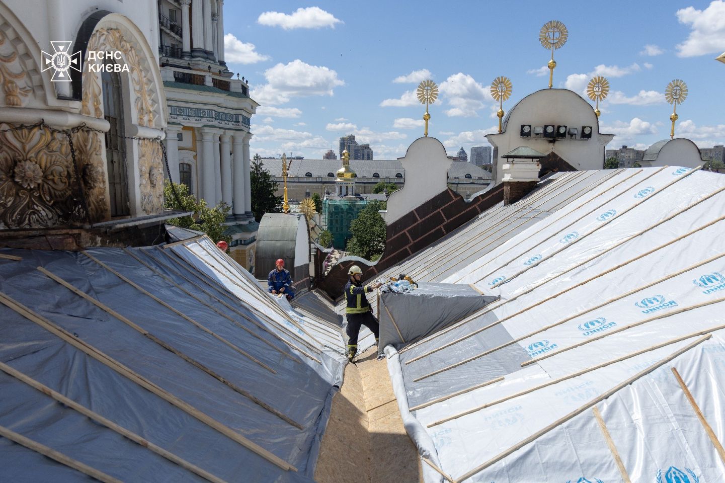 Києво-Печерська лавра: як відновлюють Свято-Успенський собор після удару РФ