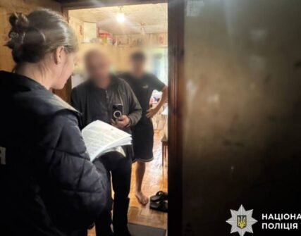 Шахраї ошукали українців та військових на мільйон гривень, видаючи себе за фонди