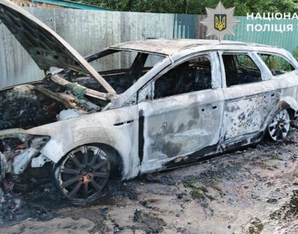 Під Києвом чоловік спалив дві автівки через побутову сварку