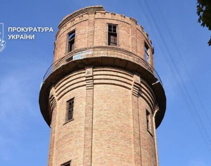 Прокуратура судиться за занедбану Водонапірну башту в Голосієві