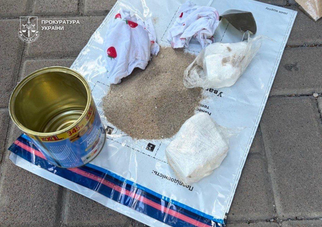 У Києві затримали наркоторговця: маскував наркотики у дитячому харчуванні та випічці