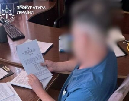 Лікарю в Києві повідомили про підозру через смерть військового