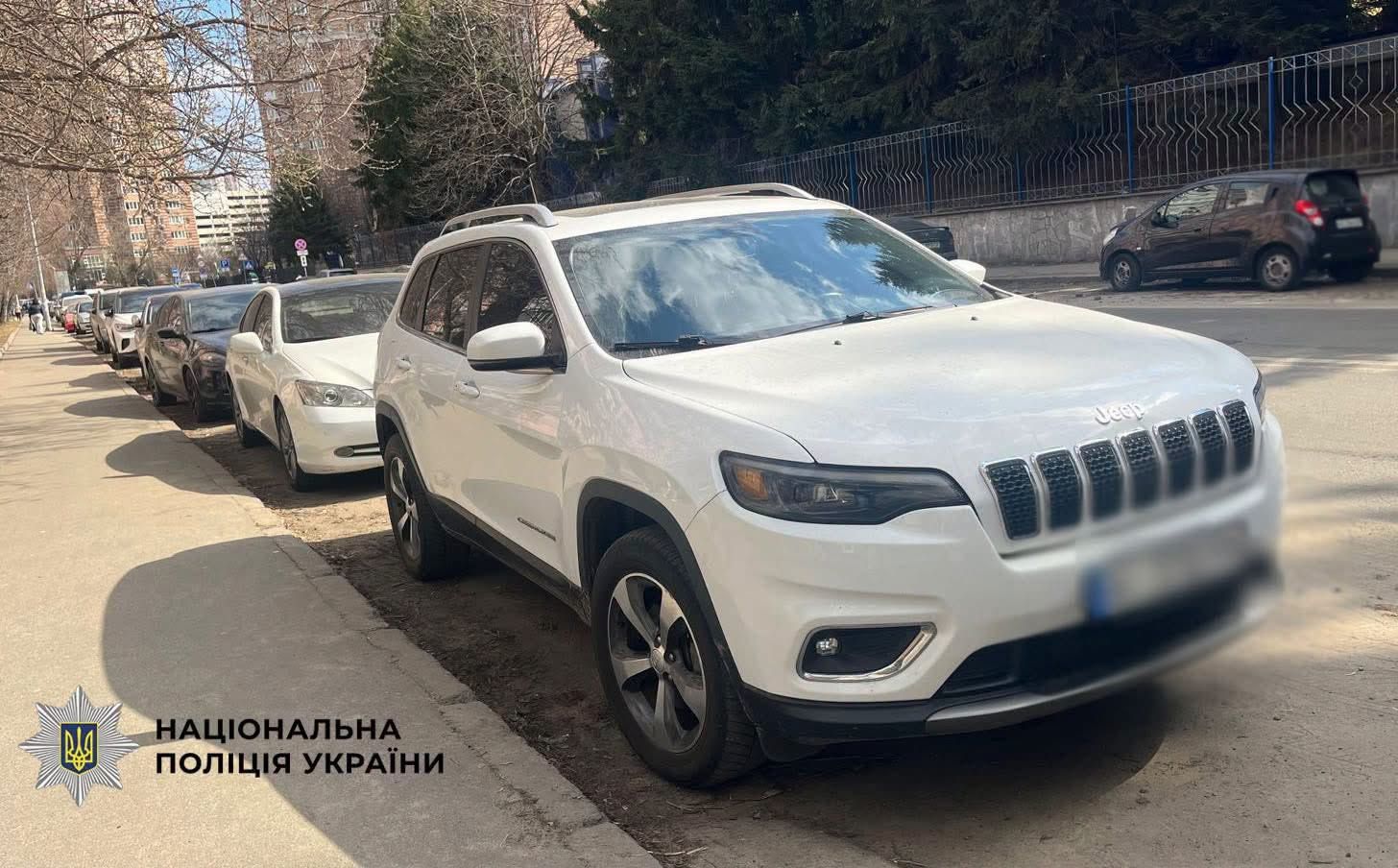 Киянин обманом заволодів 2,5 млн грн, продаючи чужі авто