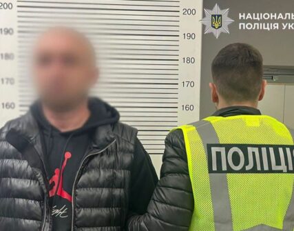 Киянин обманом заволодів 2,5 млн грн, продаючи чужі авто