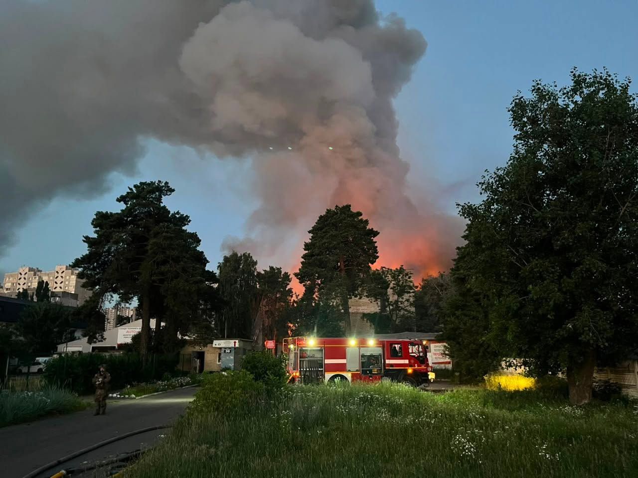 Нічний балістичний удар по Києву: наслідки в Дарницькому районі