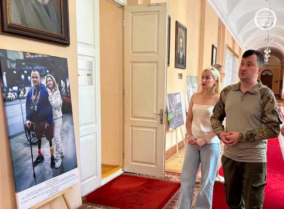 У КНУ відкрили фотовиставку про життя ветеранів: 21 історія захисників