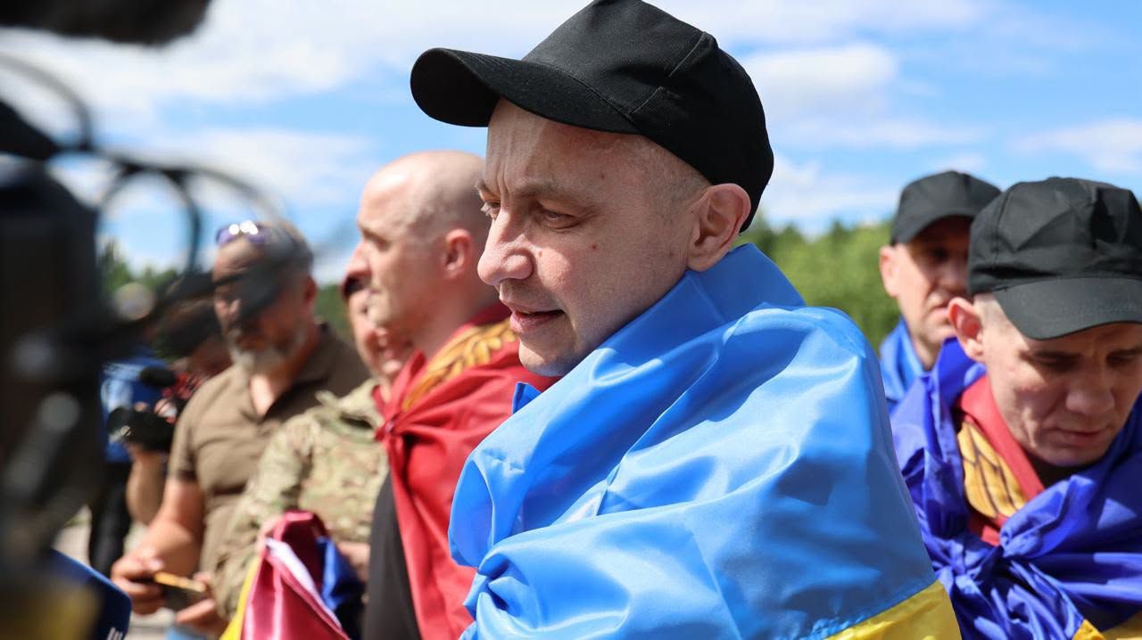 160 українських захисників, включно з оборонцями Маріуполя, повернулися з російського полону
