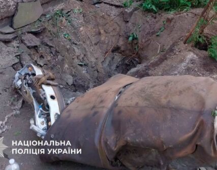 У Києві знайшли бойову частину ракети біля багатоповерхівки: що відомо