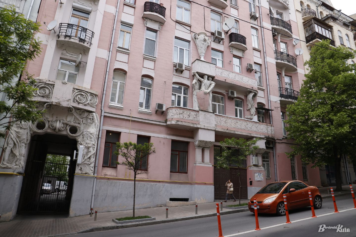 Будинок Козеровського на Костельній 7: історія, легенди та Саакашвілі