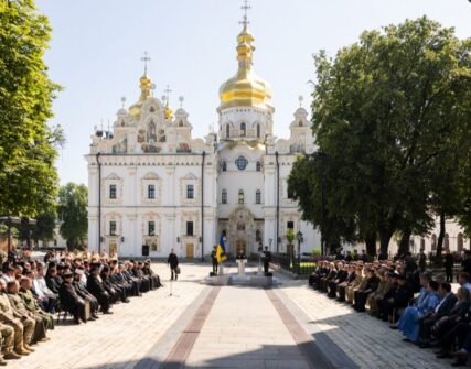 Зеленський підписав указ про оновлення Лаври до тисячоліття