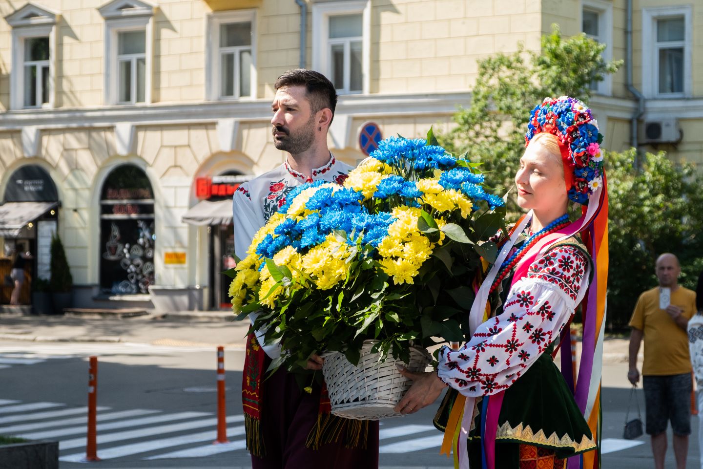 У Києві відзначили 30-річчя Конституції України покладанням квітів