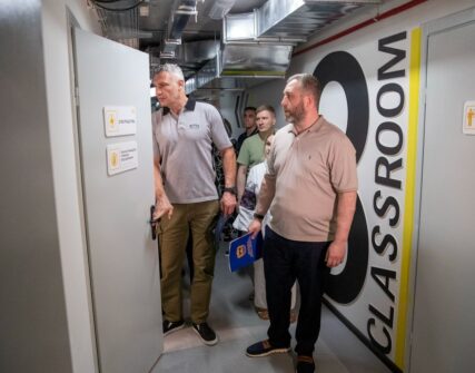 Віталій Кличко оглянув нове протирадіаційне укриття в ліцеї Шевченківського району