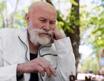 Киян закликають повідомляти про самотніх сусідів, які потребують допомоги