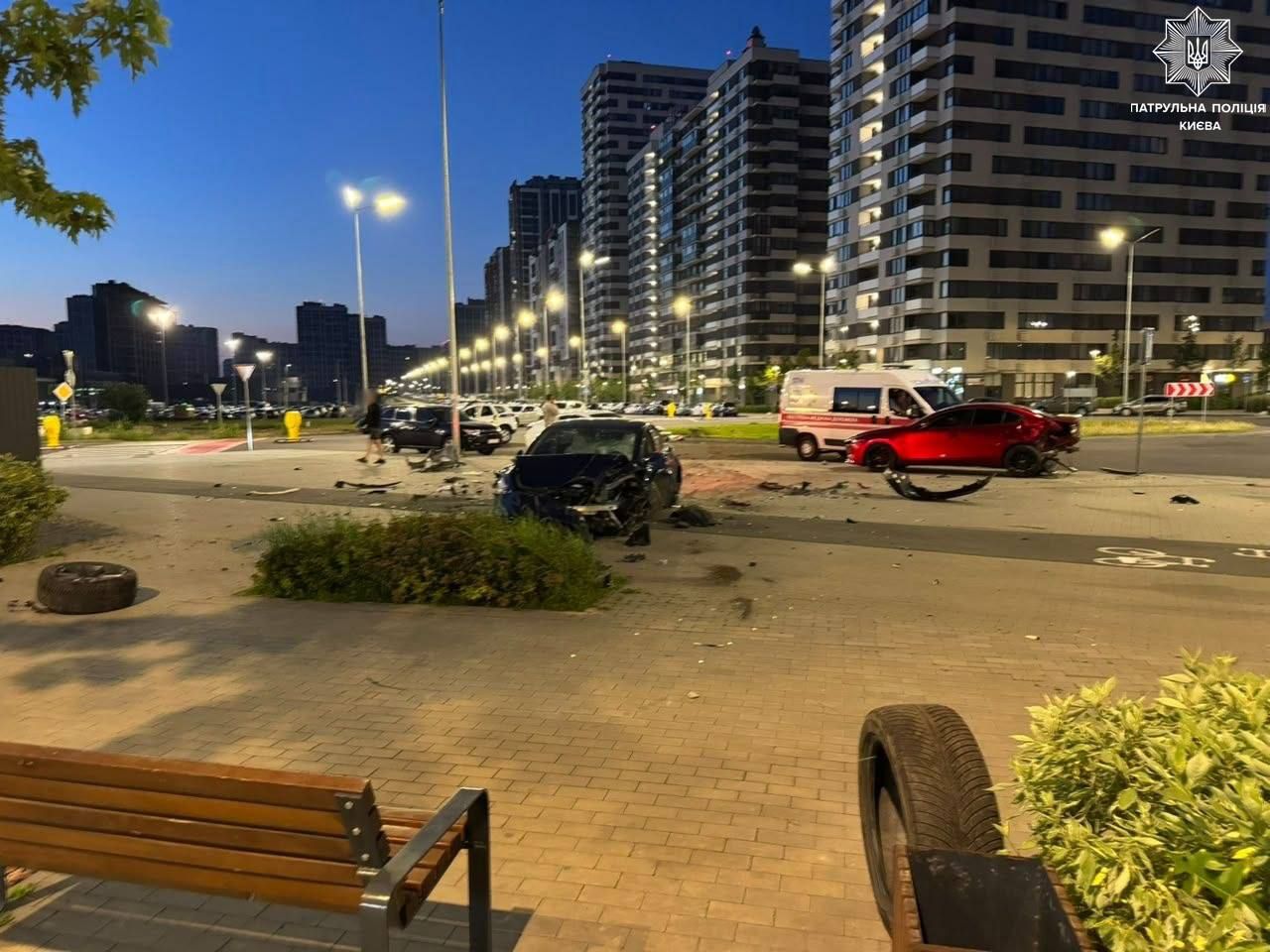 П'яний підліток на Tesla влаштував ДТП у Києві під час комендантської години