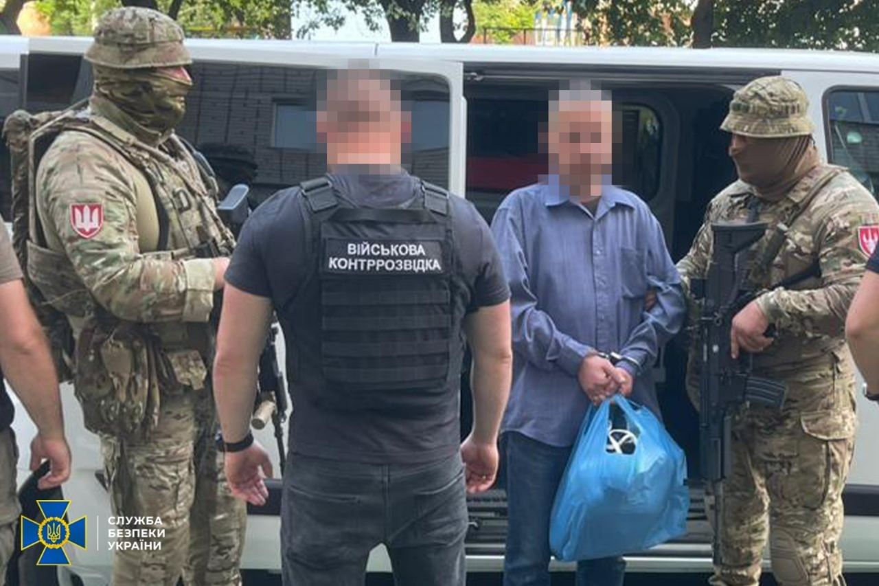СБУ затримала вісьмох агентів РФ за підпільну реєстрацію Starlink для окупантів