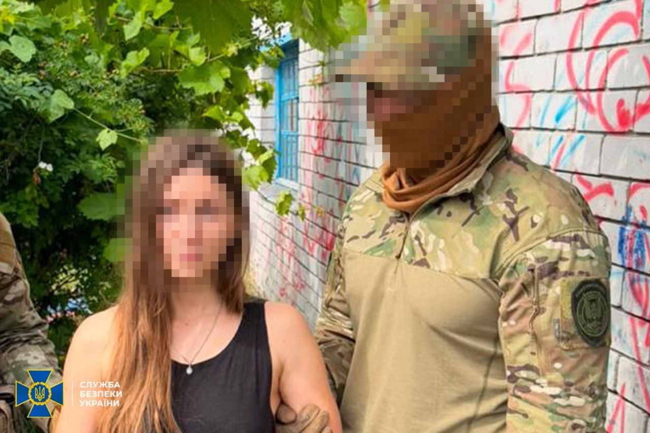СБУ затримала вісьмох агентів РФ за підпільну реєстрацію Starlink для окупантів