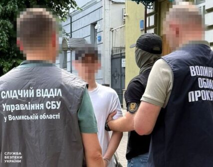 СБУ затримала вісьмох агентів РФ за підпільну реєстрацію Starlink для окупантів