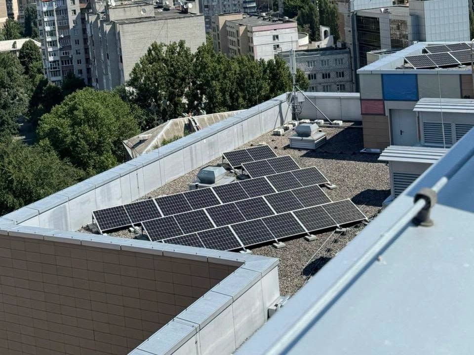Охматдит у Києві почав виробляти власну електроенергію завдяки сонячним станціям