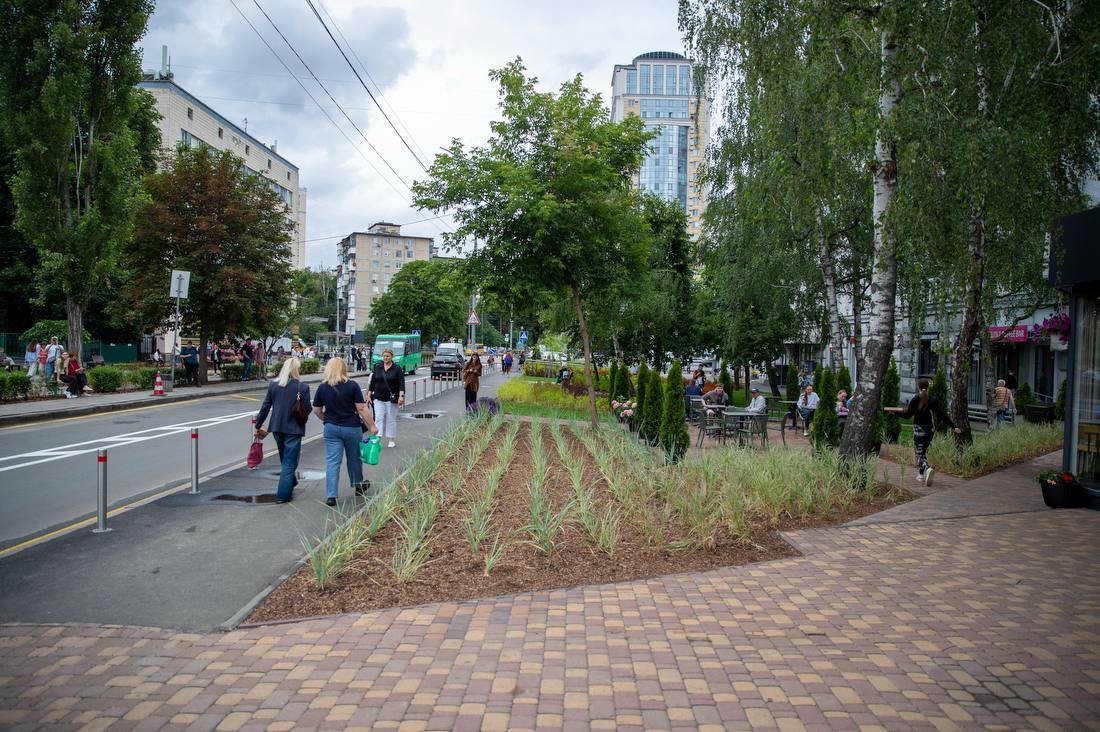 У Києві на місці МАФів облаштували новий сквер: деталі від Кличка