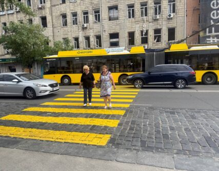 На Лук’янівці відкрили новий перехід замість пошкодженого ракетою