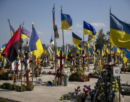 «Наші гроші» виявили можливе завищення цін на ремонт Берковецького кладовища