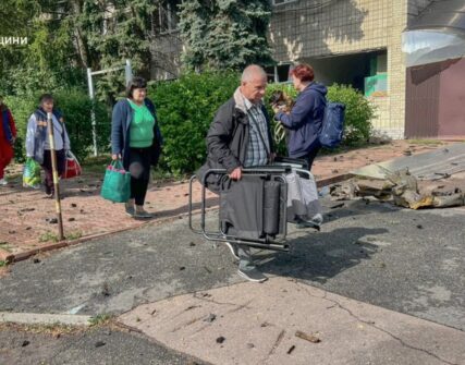 У Вишневому триває ліквідація наслідків атаки РФ: 5 загиблих, понад 600 евакуйованих