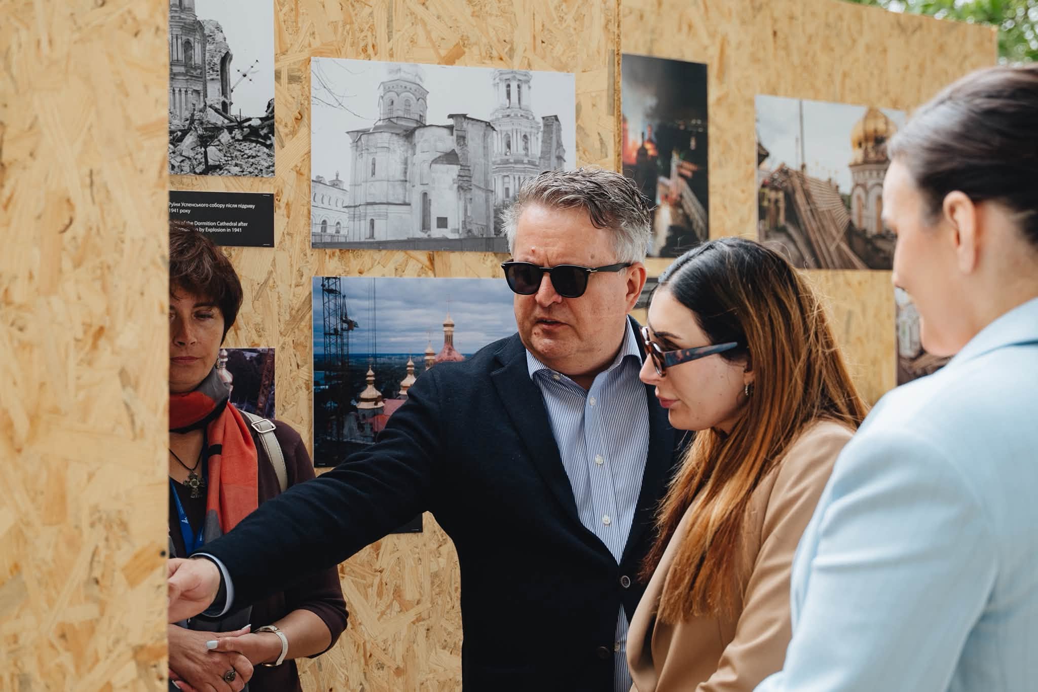Скандальна блогерка Лора Лумер відвідала Києво-Печерську лавру: що вона побачила