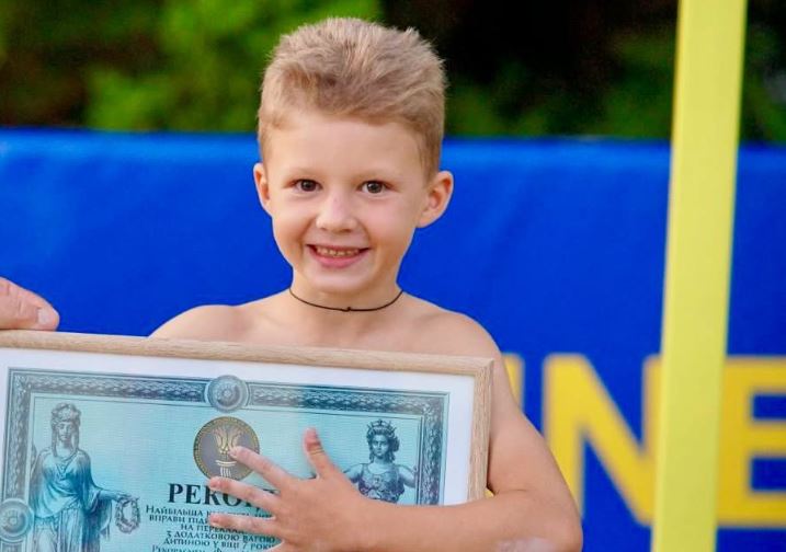 Юний українець Філіп Нагорний встановив рекорд у Лозанні: 250 підйомів переворотом