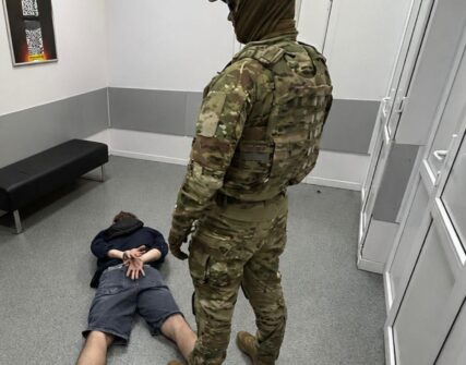 У Києві затримали чоловіка, який за 14 тис. євро обіцяв переправити ухилянта до Молдови