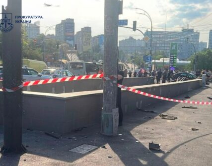 Суд залишив під вартою водія Mercedes, обвинуваченого у смертельній ДТП на Караваєвих Дачах