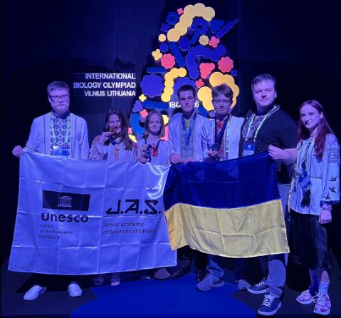 Українські школярі здобули 4 медалі на Міжнародній біологічній олімпіаді