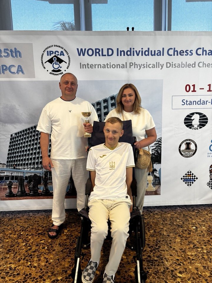 Харків'янин Іван Зінов'єв переміг на Чемпіонаті світу з шахів серед спортсменів на кріслах колісних