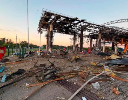 Близько 100 АЗС атакували в Україні за місяць: чи буде дефіцит пального?