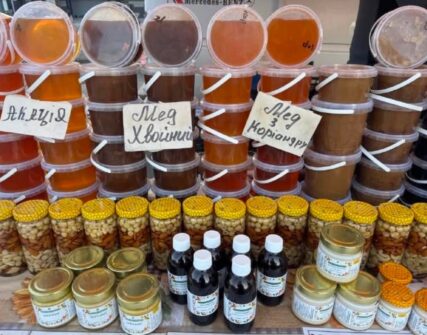 Продовольчі ярмарки у Києві сьогодні: адреси, де купити продукти