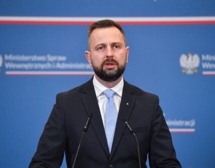 Польський міністр оборони: Краще збивати ракети РФ над Києвом, ніж Варшавою
