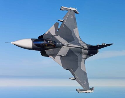 Британія профінансує ескадрилью Gripen для України: заява Кіра Стармера