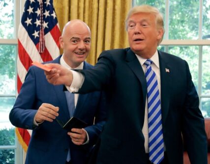 Трамп заявив, що допоміг скасувати дискваліфікацію футболіста Балогуна