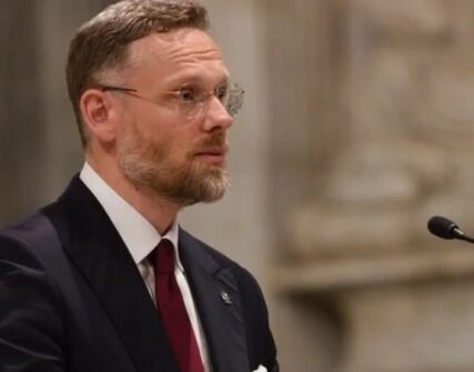 Голову канцелярії президента Польщі Богуцького внесли до «Миротворця»