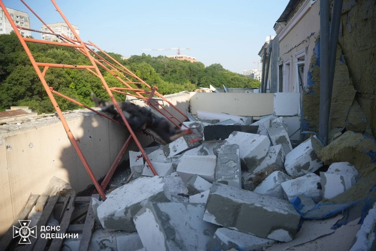 Ракетний удар по Одесі: троє загиблих, троє поранених