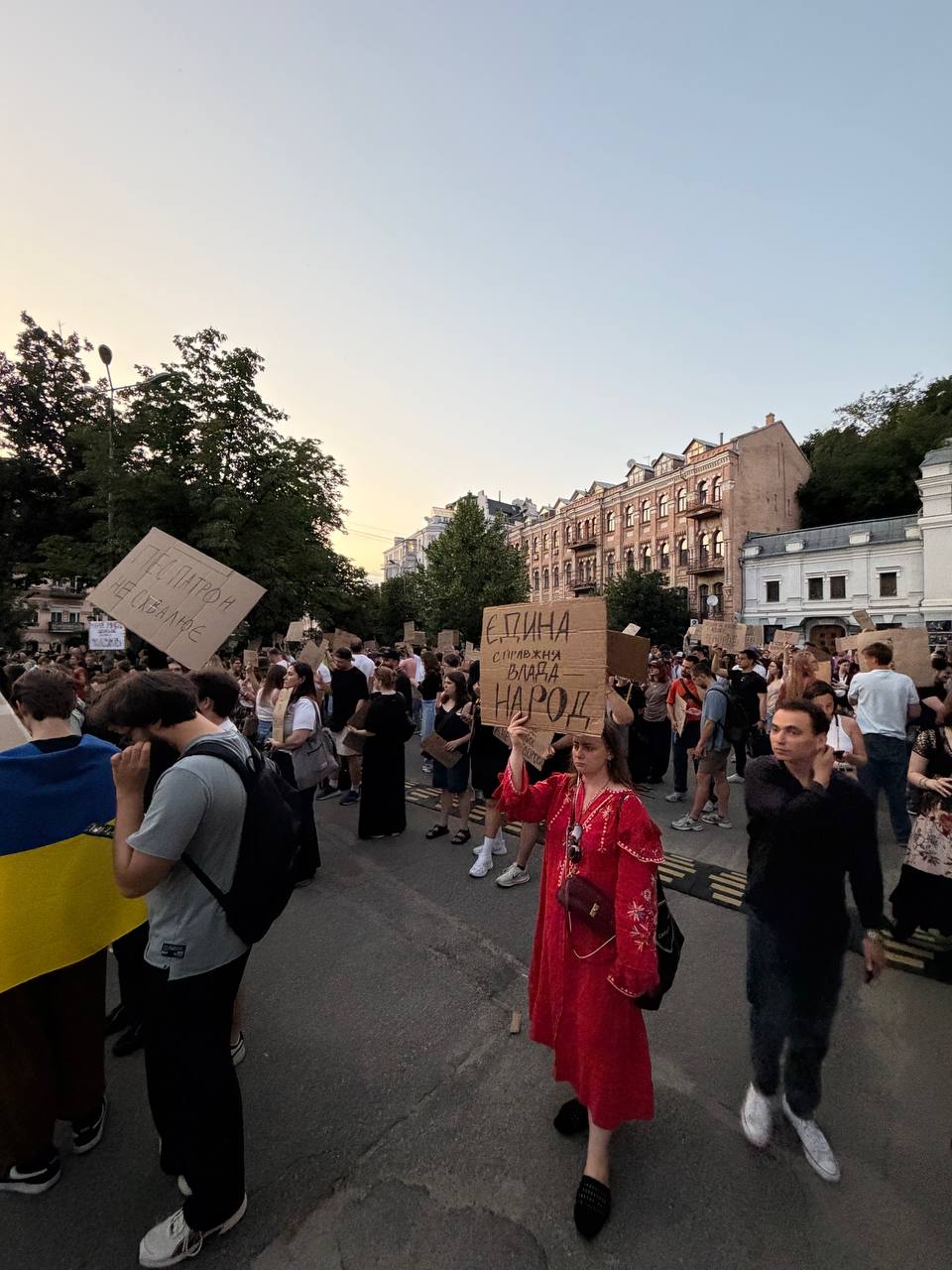 Протести в Києві та Дніпрі: вимагають повернення Федорова та відставки Сирського