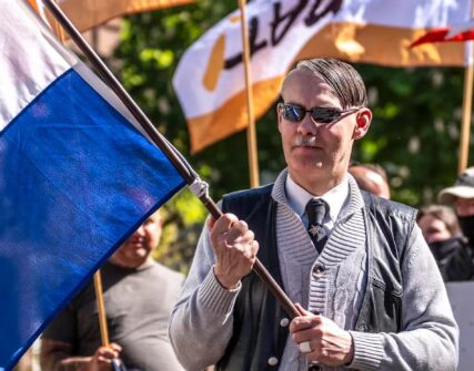 Неонацист Війкамп, схожий на Гітлера, постане перед судом у Мюнстері
