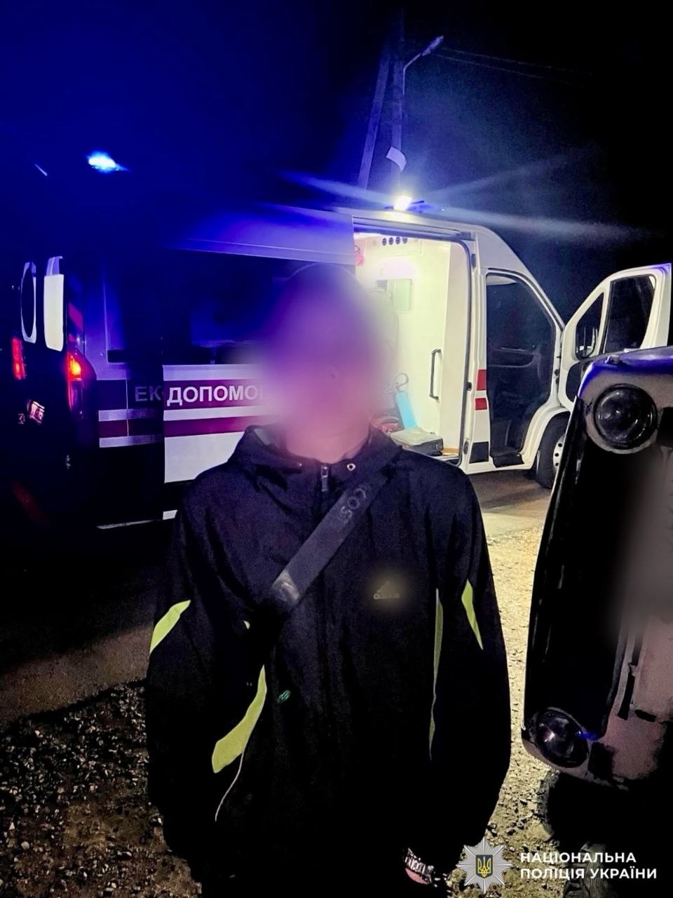 П'яний підліток на ВАЗі скоїв наїзд на трьох людей на зупинці на Київщині