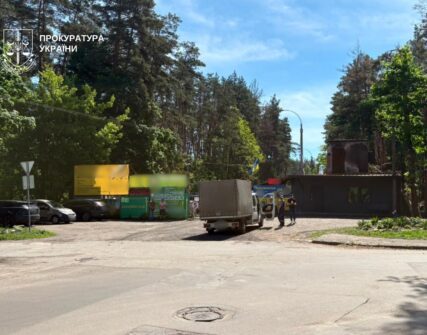 Судитимуть голову автокооперативу за самовільний шиномонтаж у Пущі-Водиці