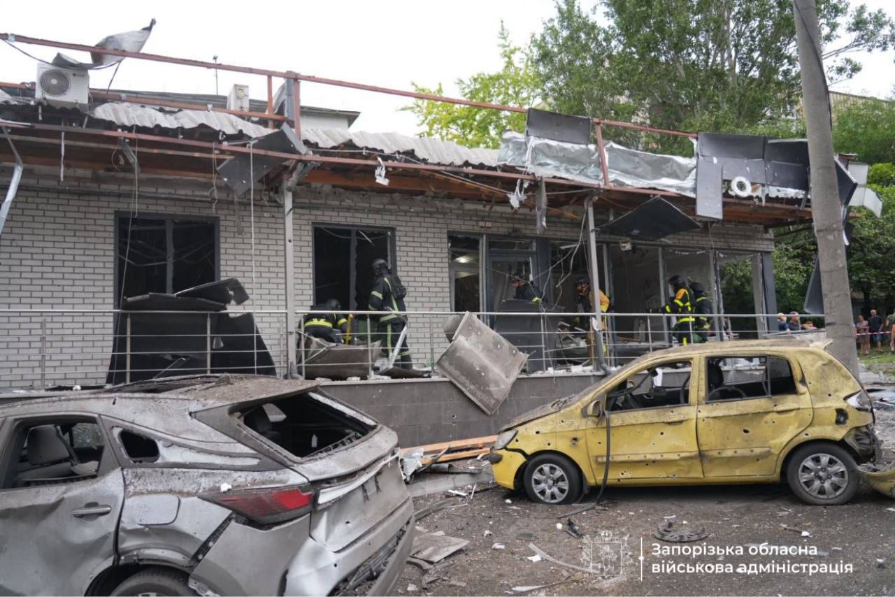 Запоріжжя під ударом: 5 КАБів по житлових кварталах, 18 поранених