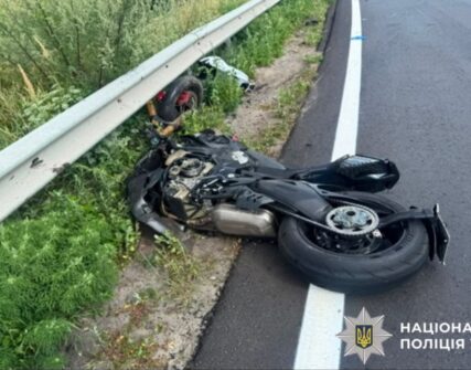 ДТП на Бориспільщині: мотоцикл зіткнувся з авто, загинула жінка