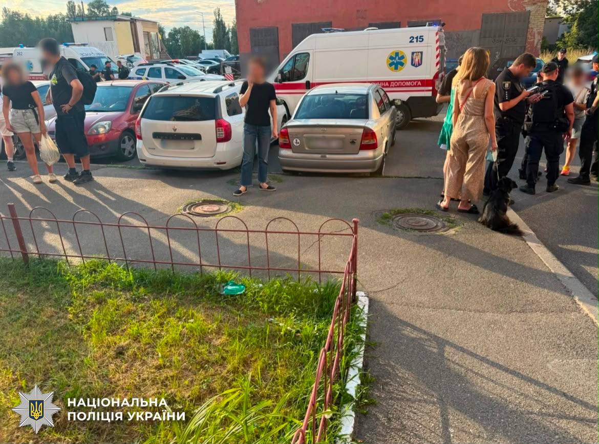 У Києві 19-річного студента підозрюють у замаху на вбивство трьох чоловіків