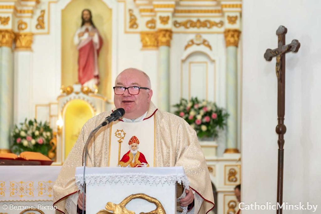 Режим Лукашенка переслідує священників, які не підтримують війну в Україні