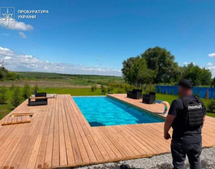 На Одещині командир залучав 83 військових до будівництва будинку