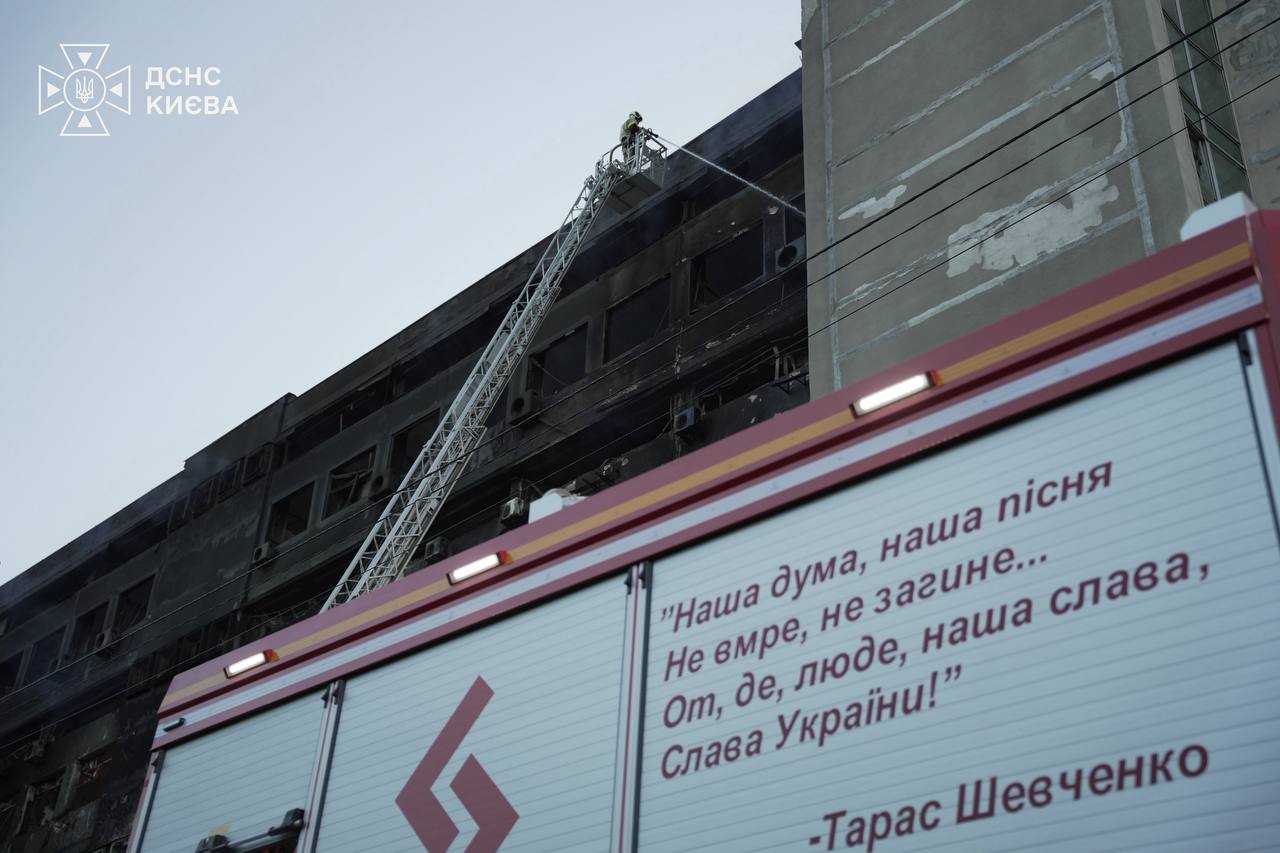 Ракетний удар по Києву 30 липня: загинув чоловік, є поранені та руйнування
